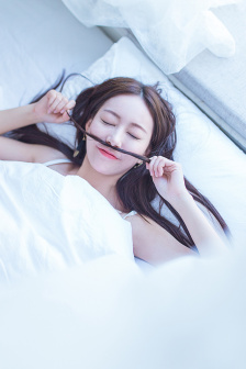 噗嗤噗嗤有白色液体流出来